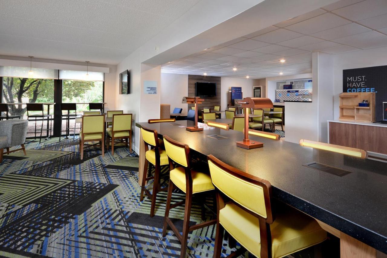 Holiday Inn Express Lynchburg By Ihg Exterior foto